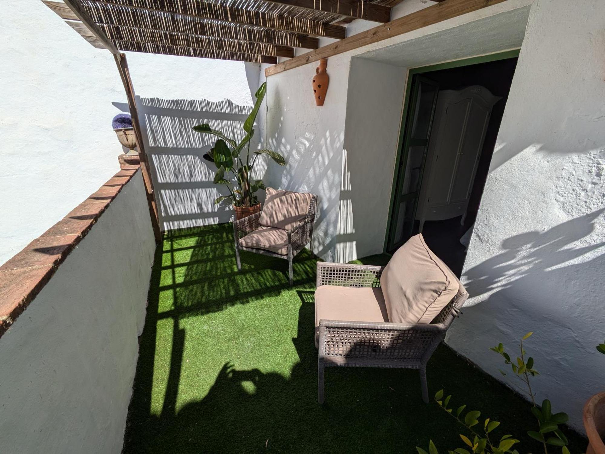 La Favorita- (adults Only) *